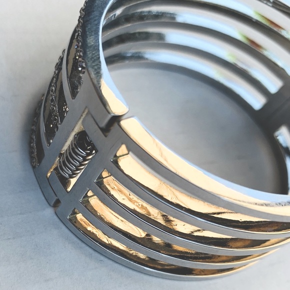 Stainless Steel Sparkling Wrist Cuff Bracelet shiny rhinestones magnetic closure - Picture 7 of 7